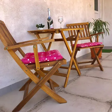 公寓 J&b Pakoštane