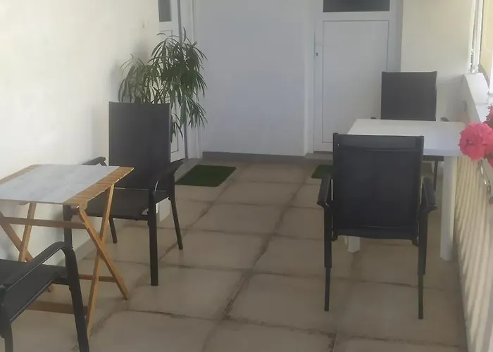 J&b Апартаменты *