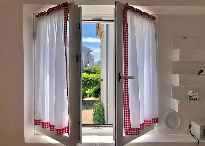 J&b Пакоштане